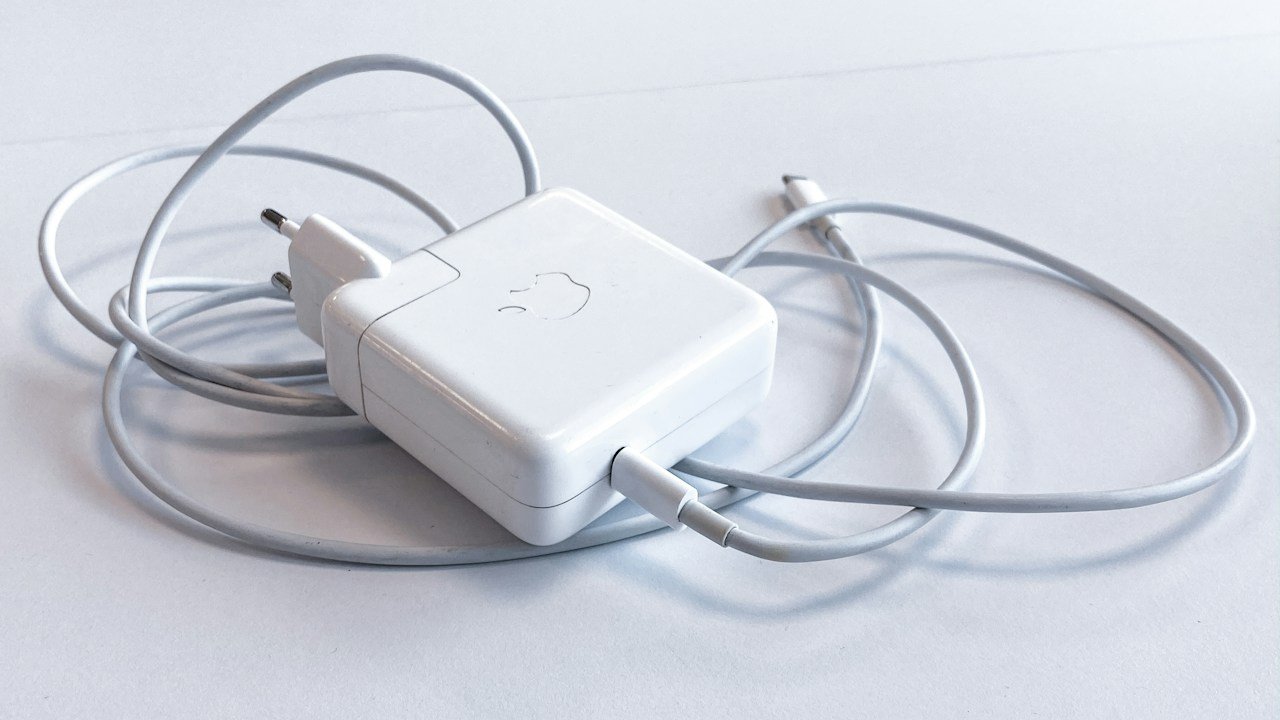 Close-up inspection and cleaning of a smartphone charging port